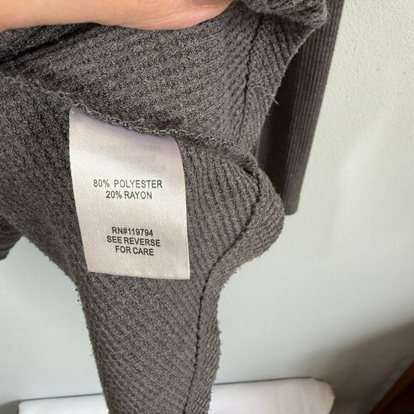 Y2K One World Waffle Knit Top Womens Small Gray Embellished Shark Bit Hem Relaxe - Picture 9 of 10